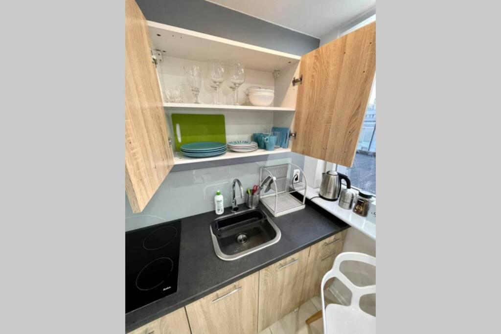 Gold 3 Metro X2 Wifi 300 Mbs 60'Tv Netflix Hbo Appletv+ Apartment Warsaw Exterior photo