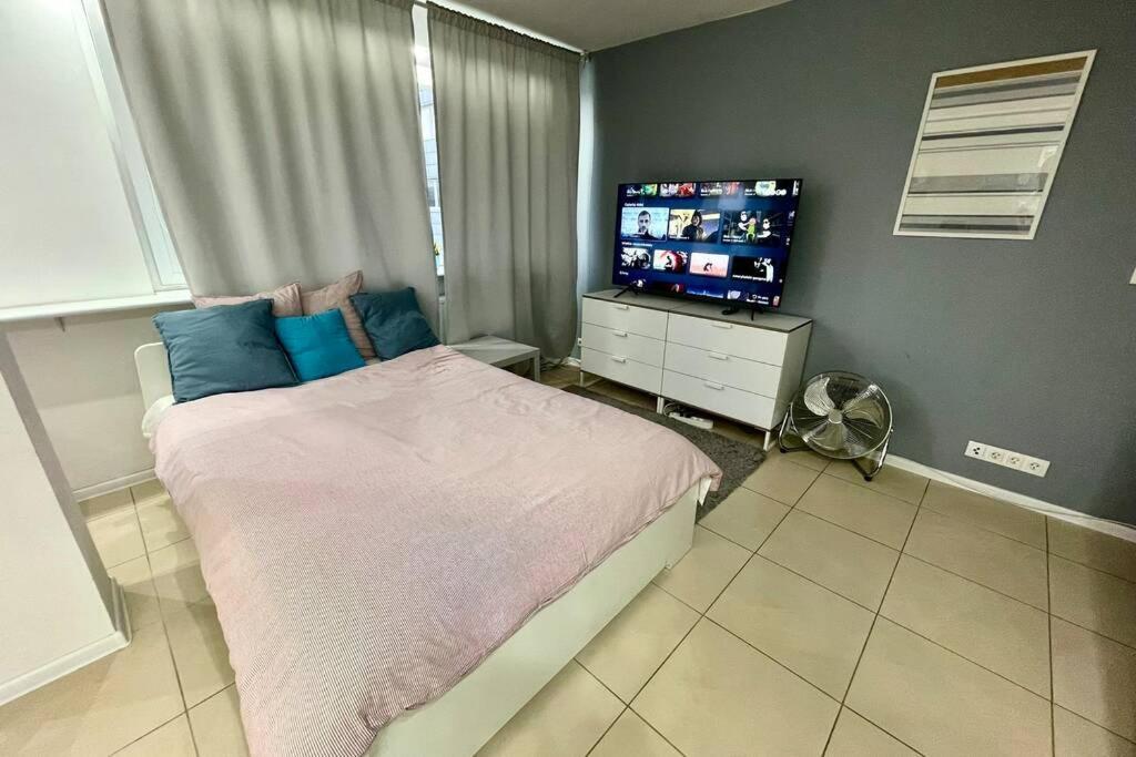 Gold 3 Metro X2 Wifi 300 Mbs 60'Tv Netflix Hbo Appletv+ Apartment Warsaw Exterior photo