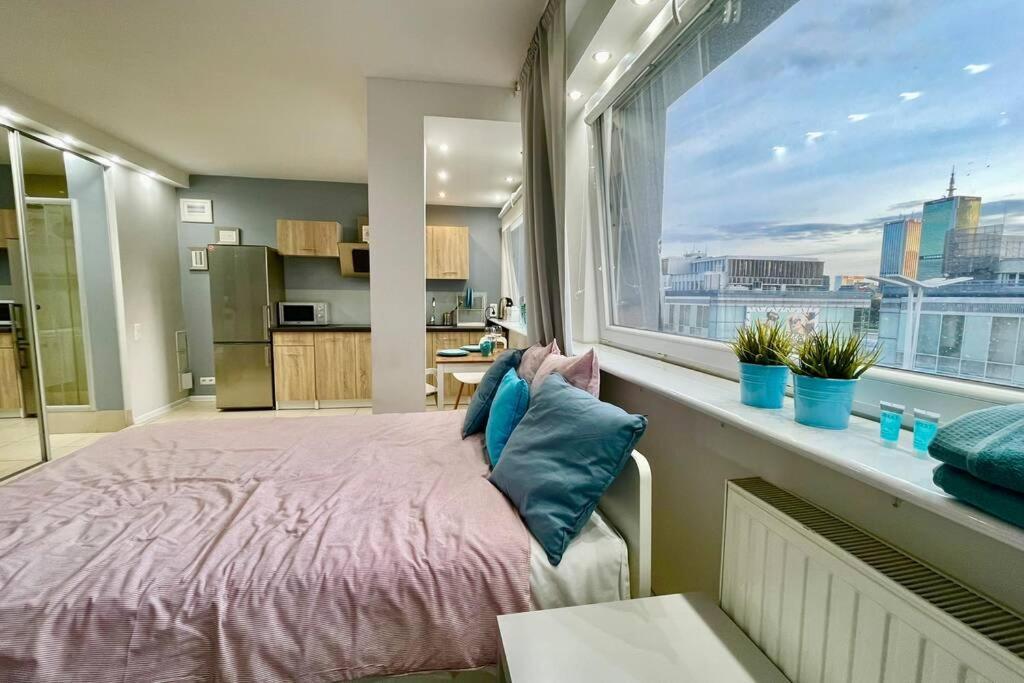 Gold 3 Metro X2 Wifi 300 Mbs 60'Tv Netflix Hbo Appletv+ Apartment Warsaw Exterior photo